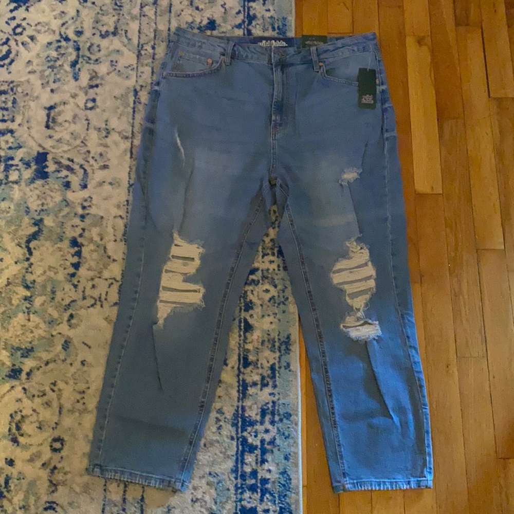 Women’s high-rise mom jeans